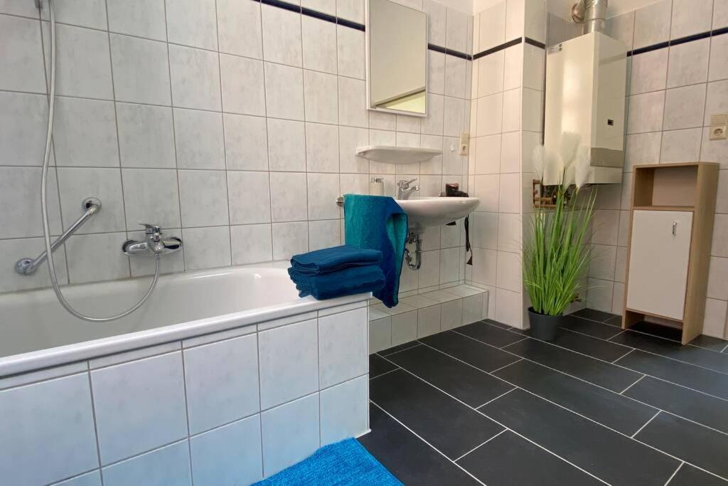 Charmante Altbauwohnung An Der Kesselschleuse 2 Эмден Экстерьер фото